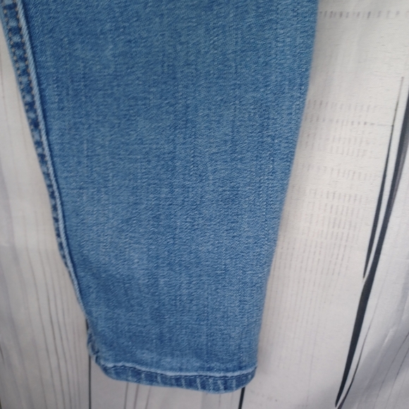 Hollister Distressed High Rise Super skinny crop jeans - Picture 15 of 16